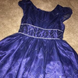 Adorable girls dress 💞